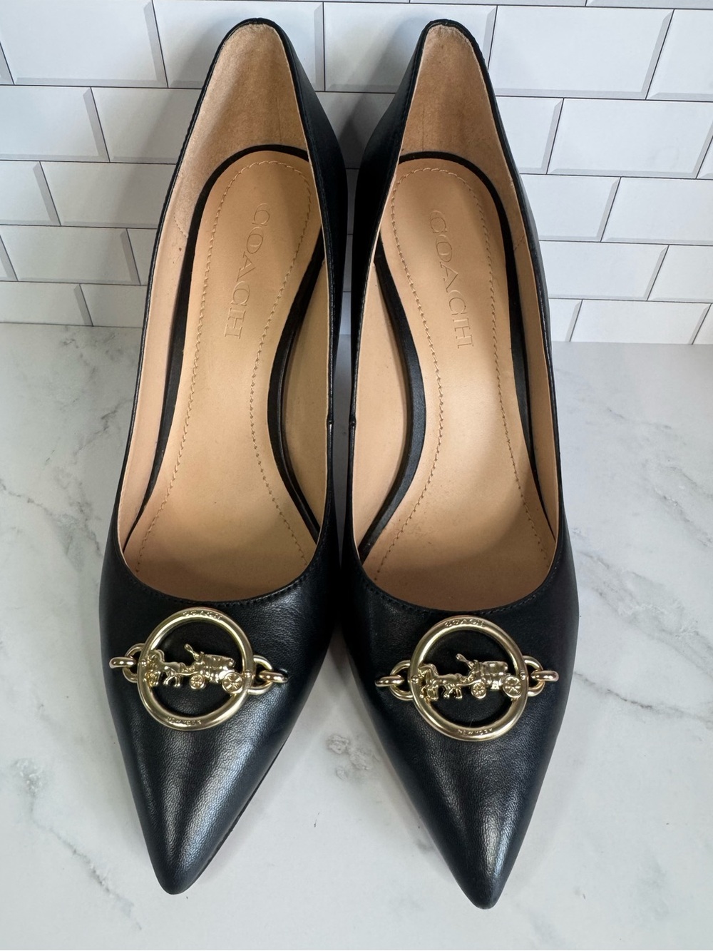Coach Black Leather Pointed Toe Pumps Heels Stilettos logo shoes, Size 7.5
